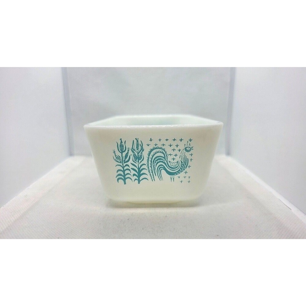 Vintage Pyrex 0502 1.5 pint Amish Butterprint Refrigerator Dish Turquoise NO LID